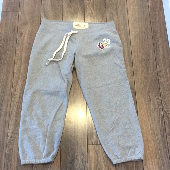 Hollister Pants - Hollister capris only worn once